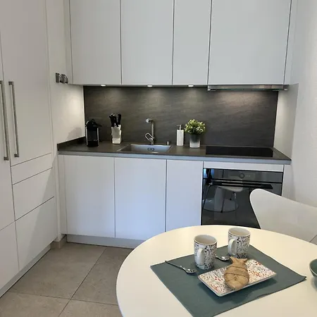 Palme 004 By Fewotessin